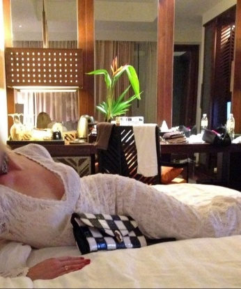 Я готова подарить тебе все, чего ты ищешь. Мои услуги - это настоящий рай для тебя: глубокий минет, страстный секс, нежные ласки, ролевые игры и многое другое. У меня есть чудесное тело, которое заставит тебя сходить с ума, и я уверена, что ты не сможешь устоять перед моей привлекательностью. У меня много довольных клиентов, и отзывы о моей работе самые лестные. Тебе стоит только один раз попробовать, чтобы понять, какие ощущения тебя ожидают. Ты можешь увидеть мои фото на сайте или я могу прислать их тебе прямо сейчас. Если ты готов окунуться в мир наслаждения со мной, то звони мне, и ты не пожалеешь! 🌹🔥 172, 38 лет