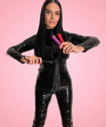 Очаровательная брюнетка с шикарной фигурой приглашает на интимные встречи. Буду нежной и страстной любовницей, подарю море удовольствия. Фото мои 100%! 14586, 33 года